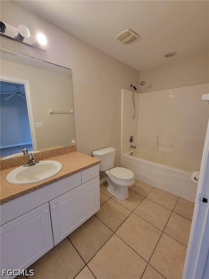 1137 Deauville St E - Photo 5 of 8