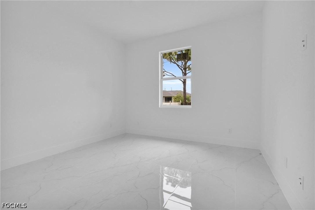 2614 19th St W - Photo 3 of 24