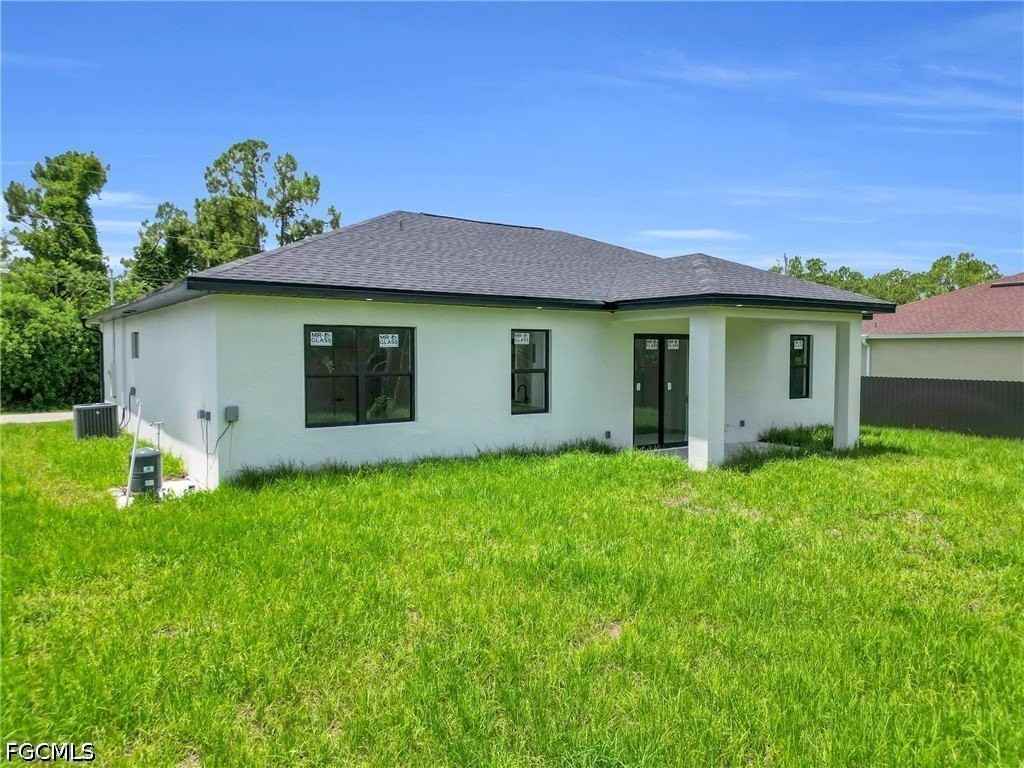 3202 21st St W - Photo 3 of 15