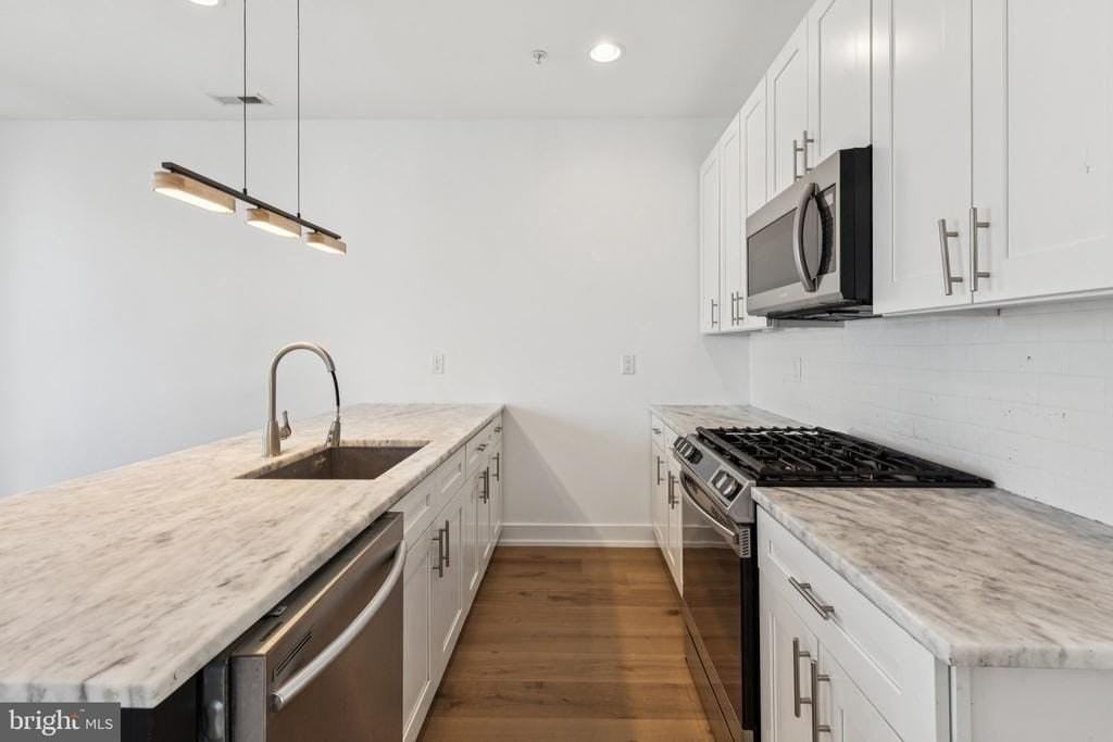 2820 Livingston St - Photo 2 of 28