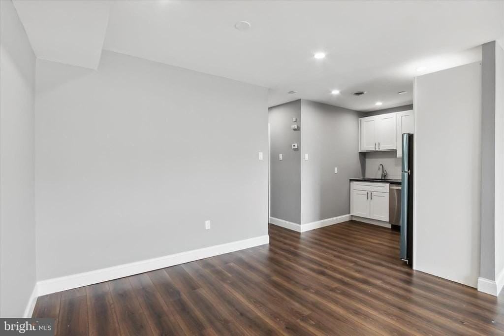 296 Greenough St #2 - Photo 7 of 24