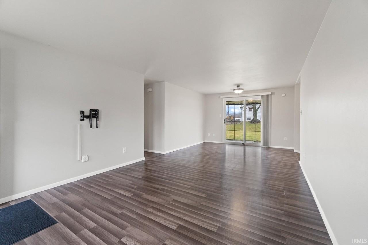 3409 Collegiate Ct - Photo 4 of 27