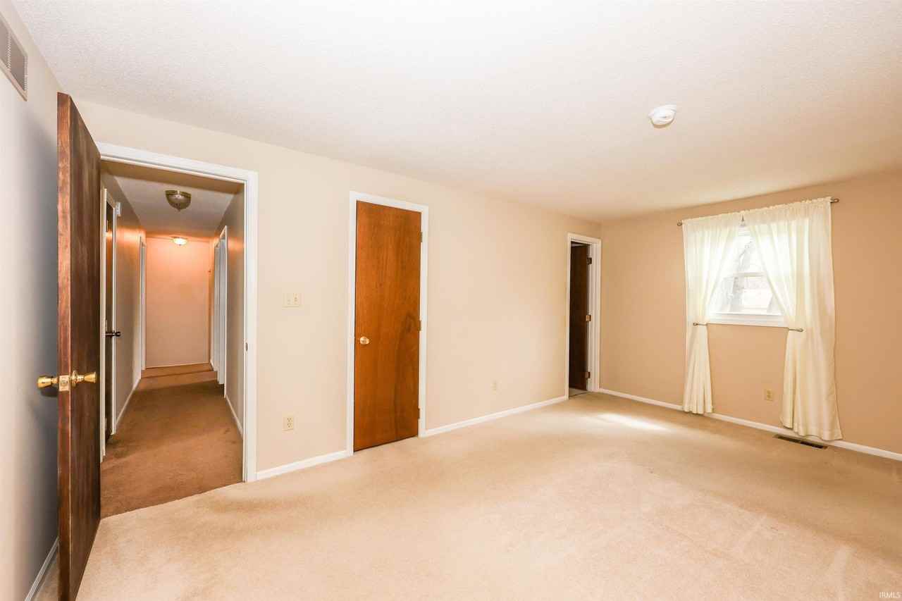 7104 Tanbark Ln - Photo 7 of 30