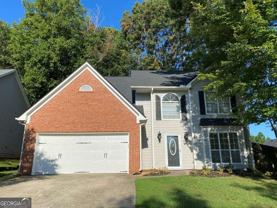 640 Suwanee Lakes Cir - Photo 1 of 1