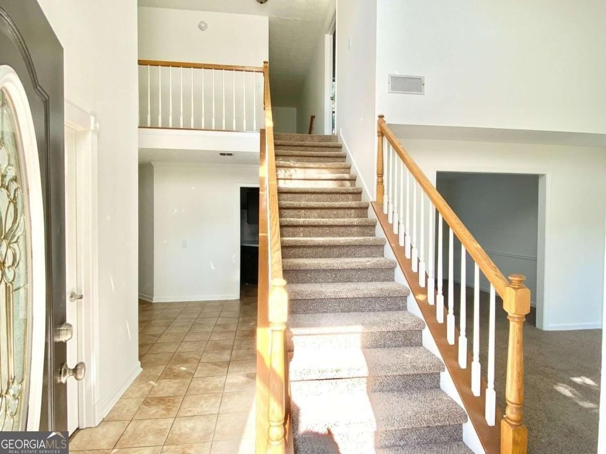 640 Suwanee Lakes Cir - Photo 2 of 30