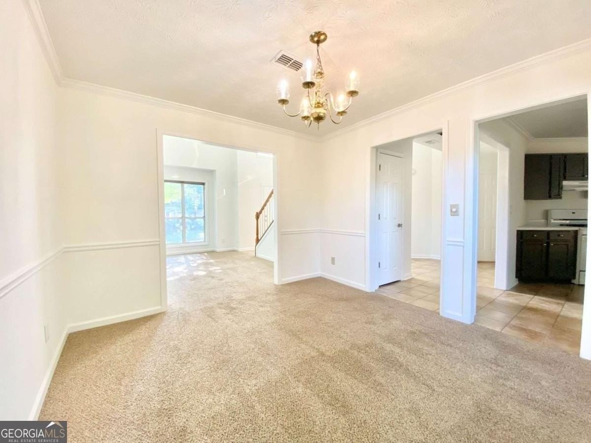 640 Suwanee Lakes Cir - Photo 7 of 30