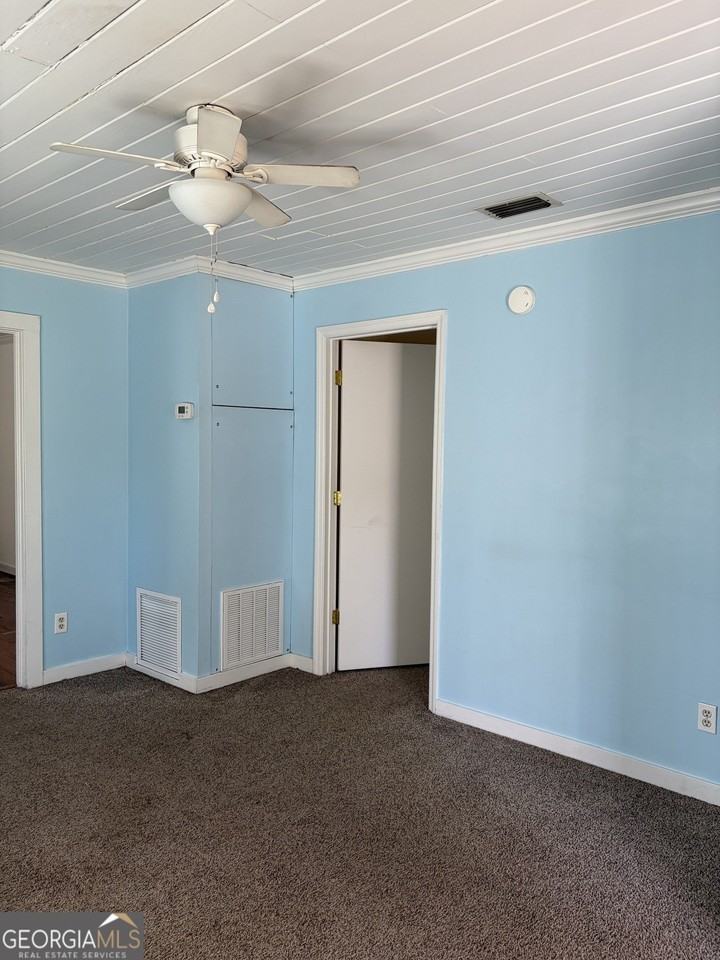 102 W Grady St - Photo 3 of 16