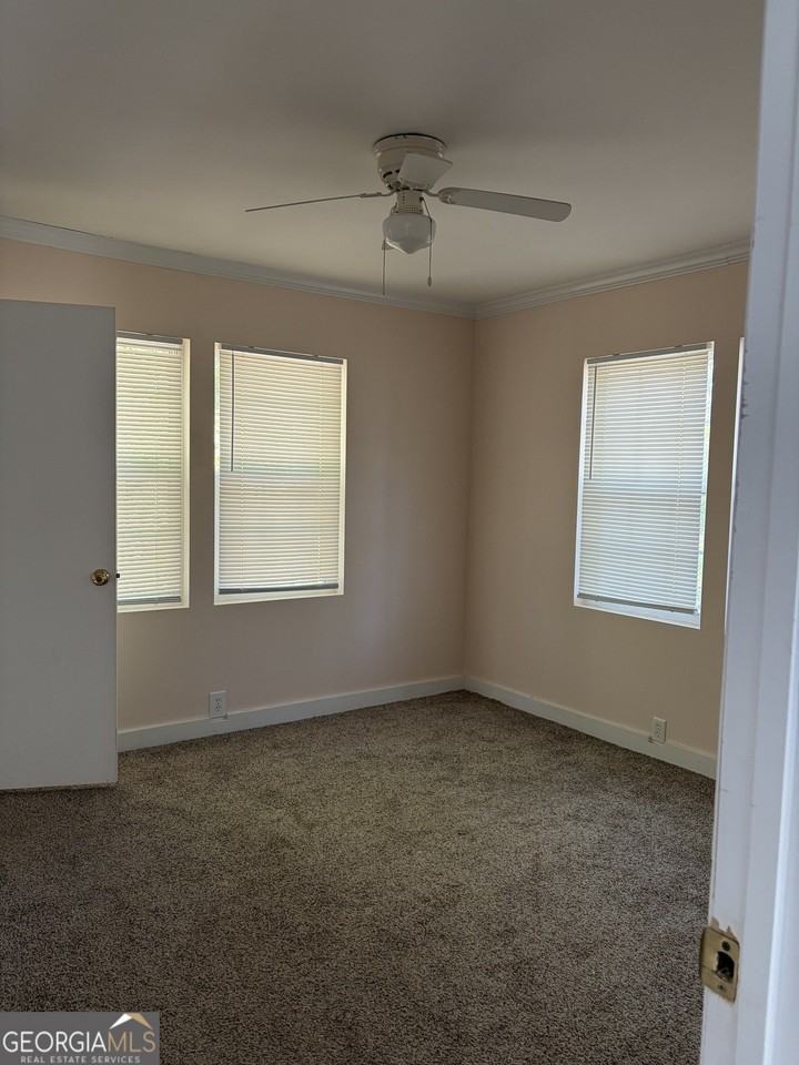 102 W Grady St - Photo 5 of 16