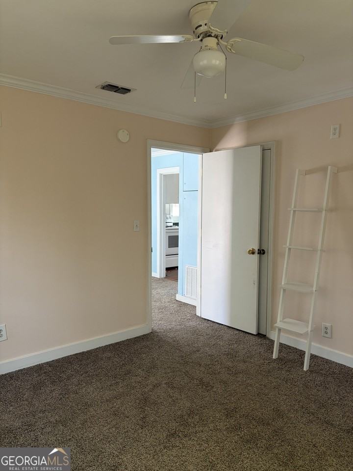 102 W Grady St - Photo 6 of 16