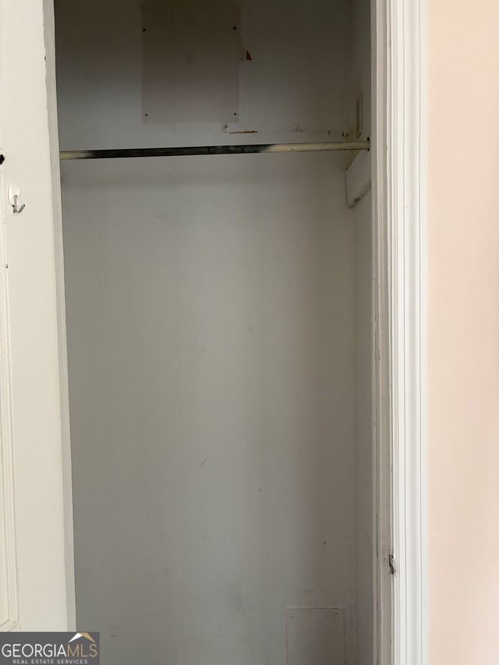 102 W Grady St - Photo 7 of 16