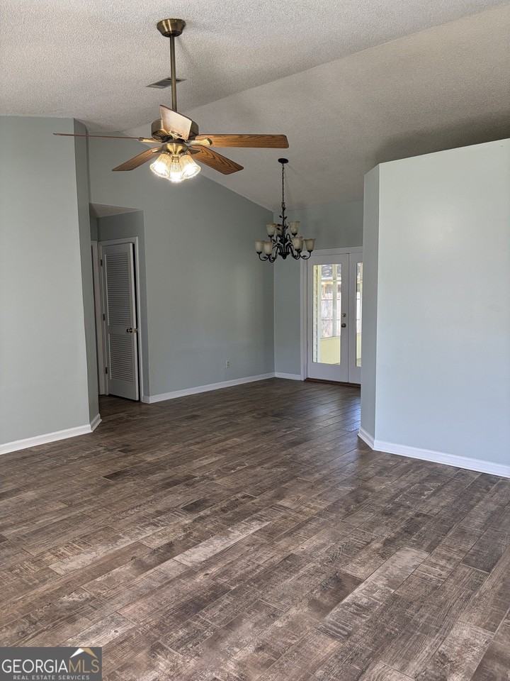 121 Innerlake Ln - Photo 6 of 38