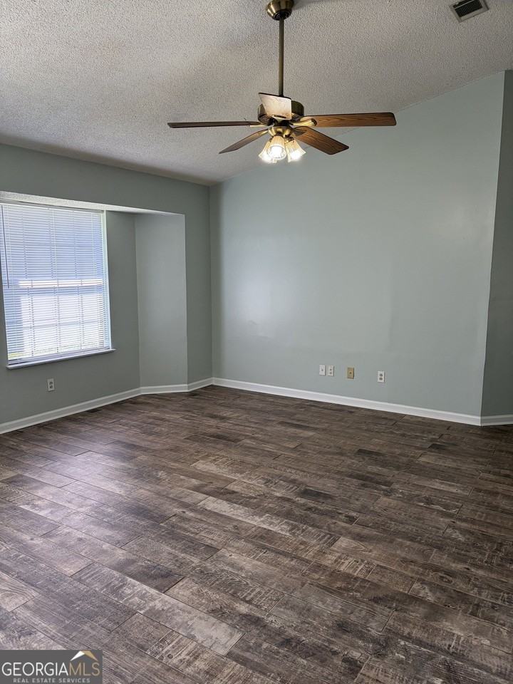 121 Innerlake Ln - Photo 7 of 38