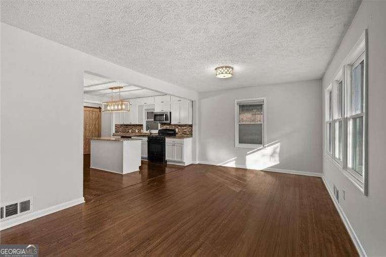 2634 Birch St Se - Photo 6 of 48