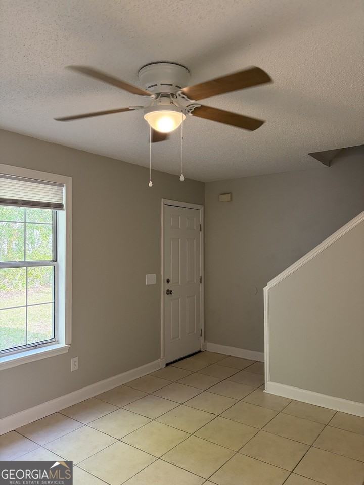 724 Morningside Ln - Photo 3 of 16