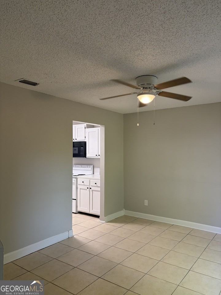 724 Morningside Ln - Photo 4 of 16