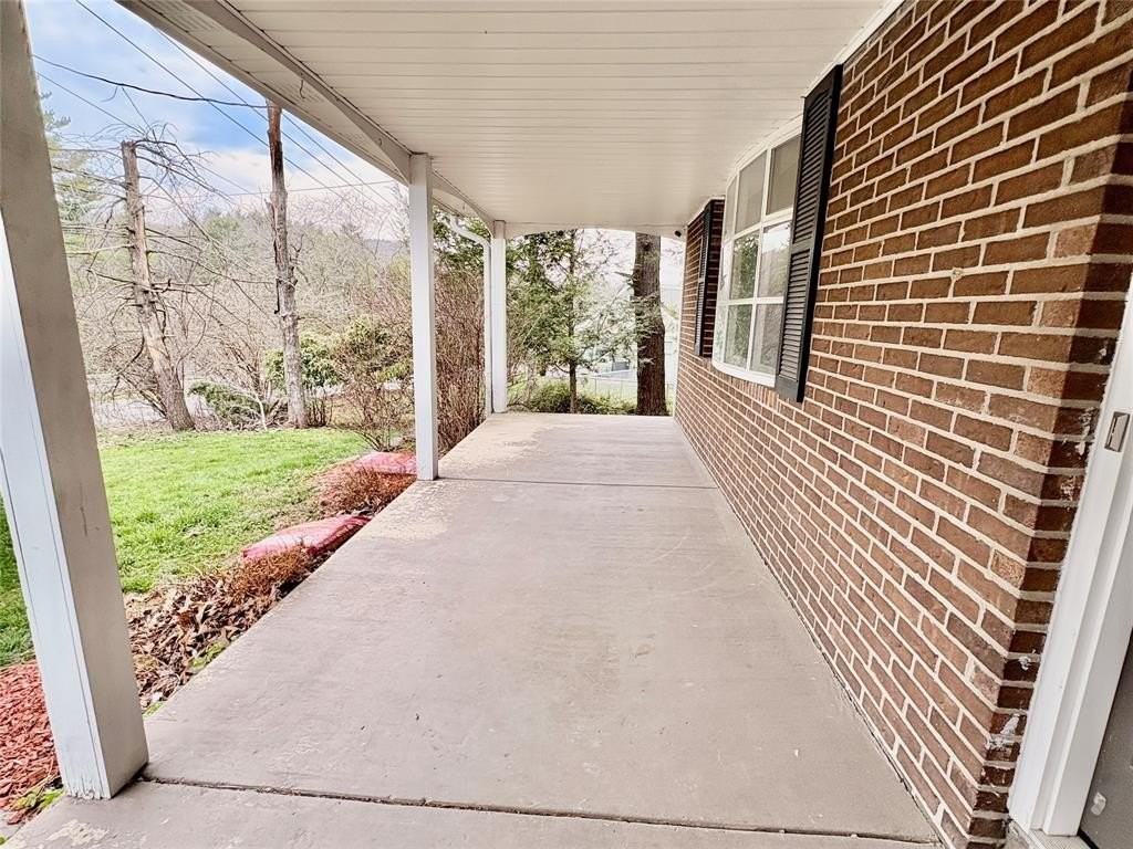 2409 High Ave - Photo 3 of 31