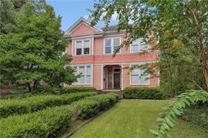 featured image of 1112 Dauphin St