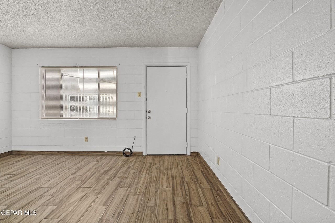 4006 Laredo Ave Apt 1 - Photo 3 of 17