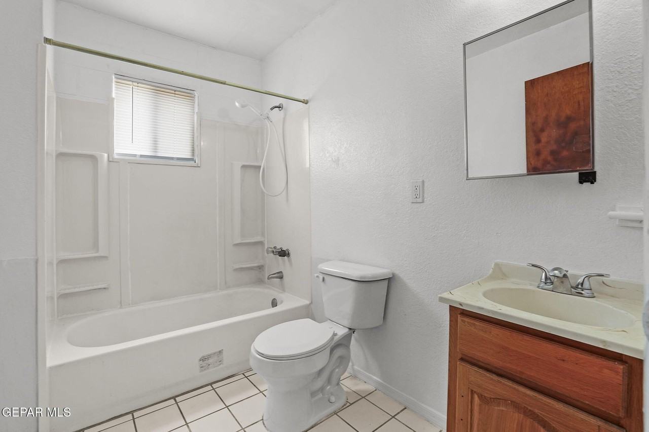 4006 Laredo Ave Apt 1 - Photo 6 of 17