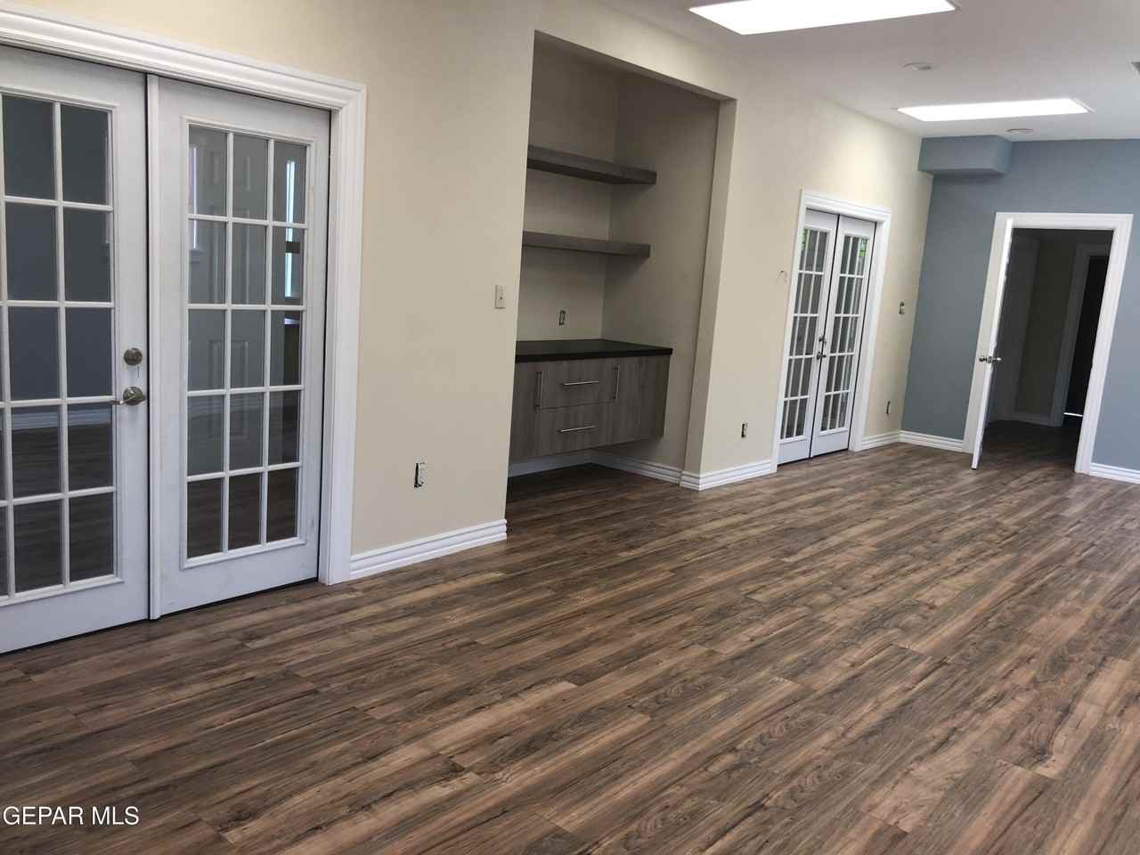 3004 E Yandell Dr - Photo 7 of 10