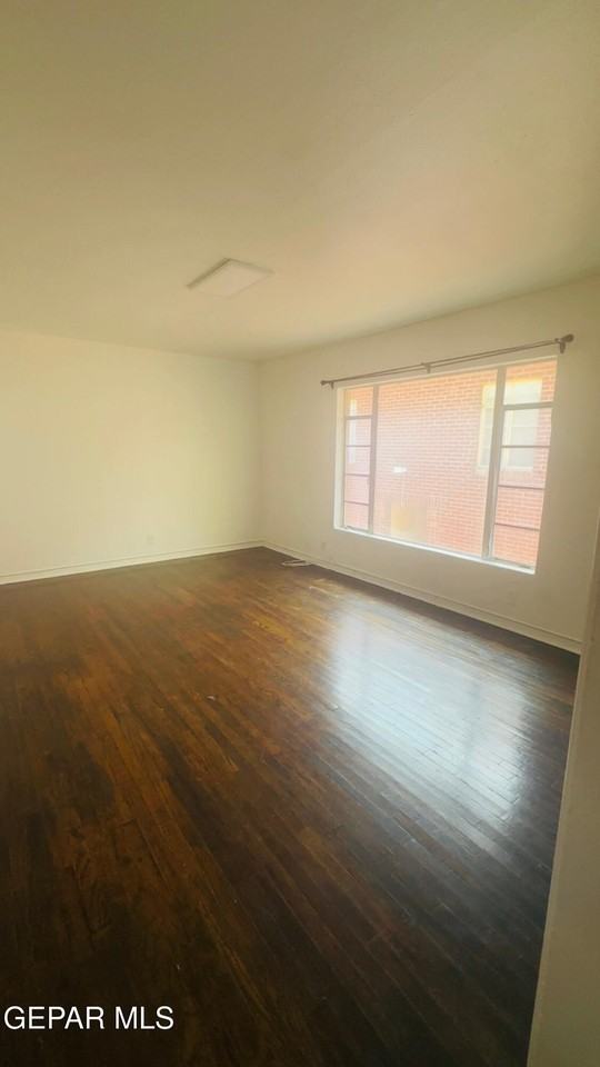 1707 N Stanton St #4 - Photo 2 of 6