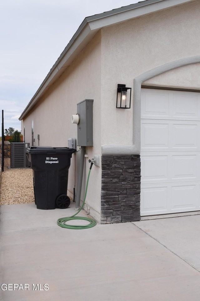 355 Sol Ct - Photo 3 of 50