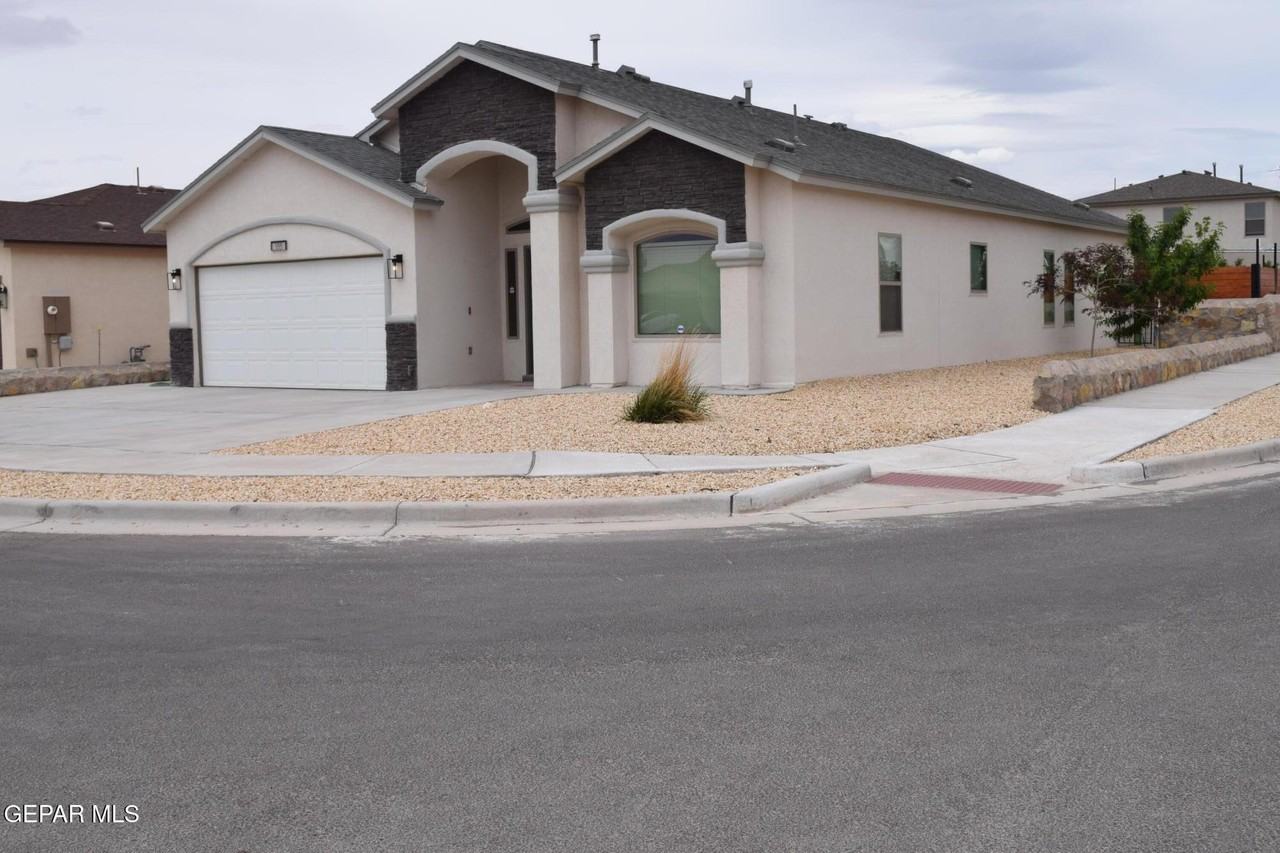 355 Sol Ct - Photo 4 of 50