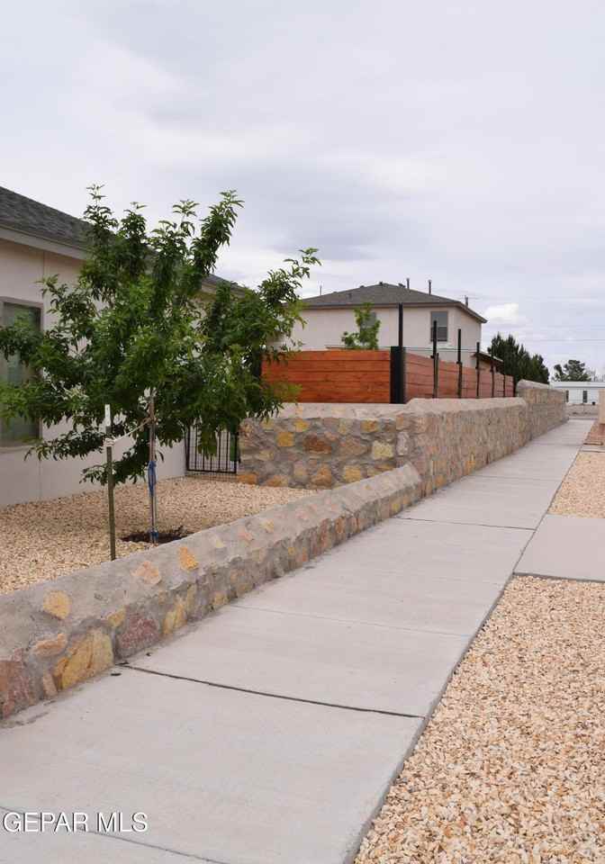 355 Sol Ct - Photo 7 of 50