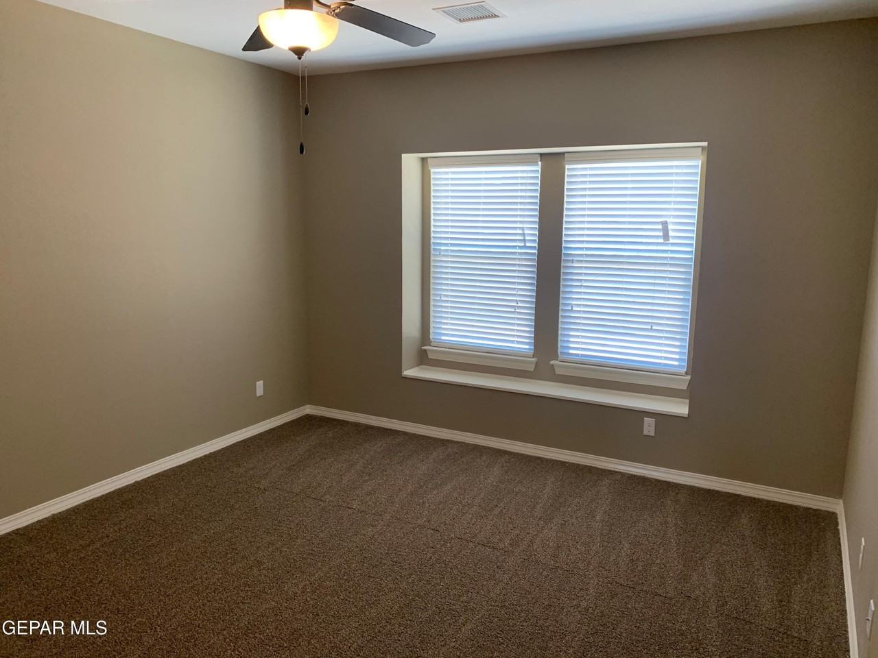 13668 Garforth Ave - Photo 5 of 14