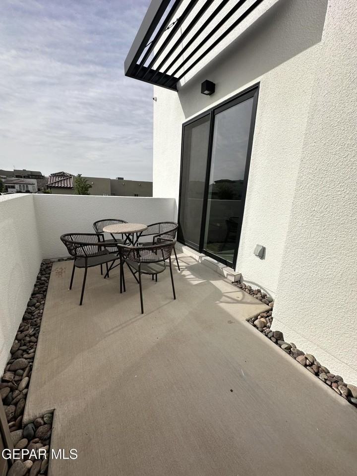 1801 Bridle Pl - Photo 2 of 28