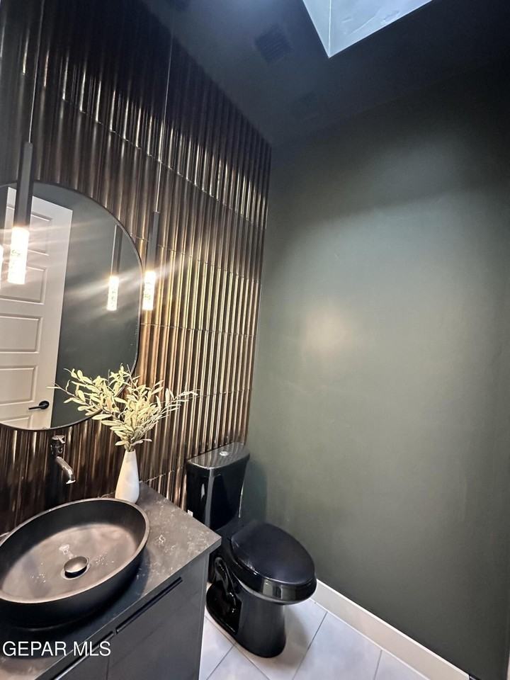1801 Bridle Pl - Photo 7 of 28