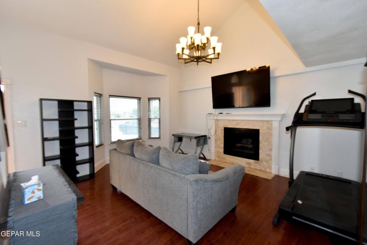 6189 Night Fall Pl - Photo 4 of 23