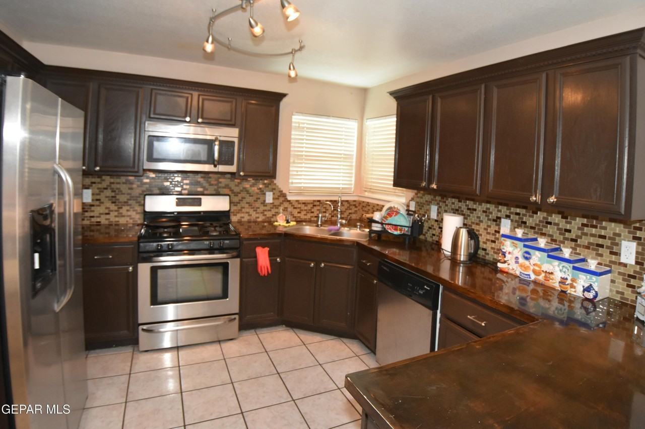 6189 Night Fall Pl - Photo 5 of 23