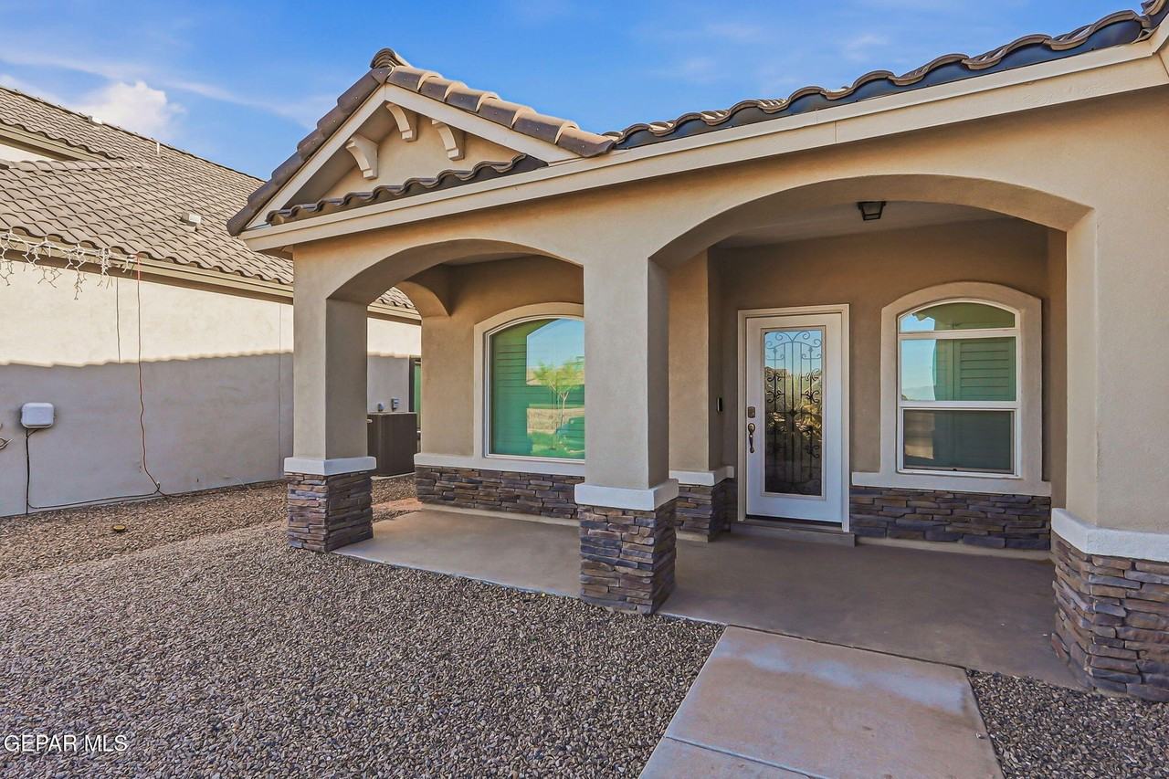 13912 Loreina Luz Ave - Photo 4 of 39