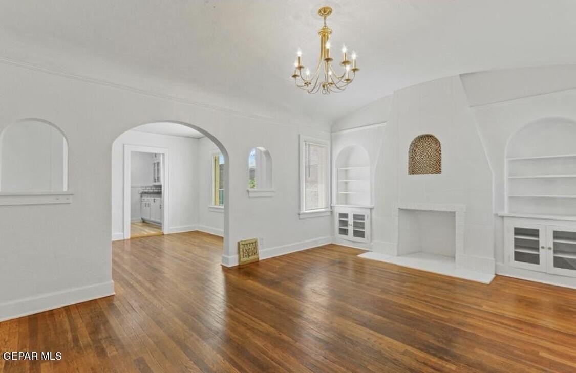 4116 Chester Ave - Photo 4 of 17