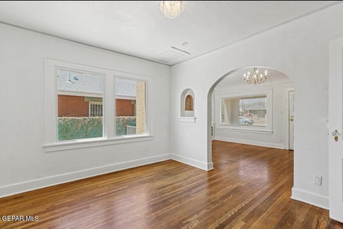 4116 Chester Ave - Photo 5 of 17