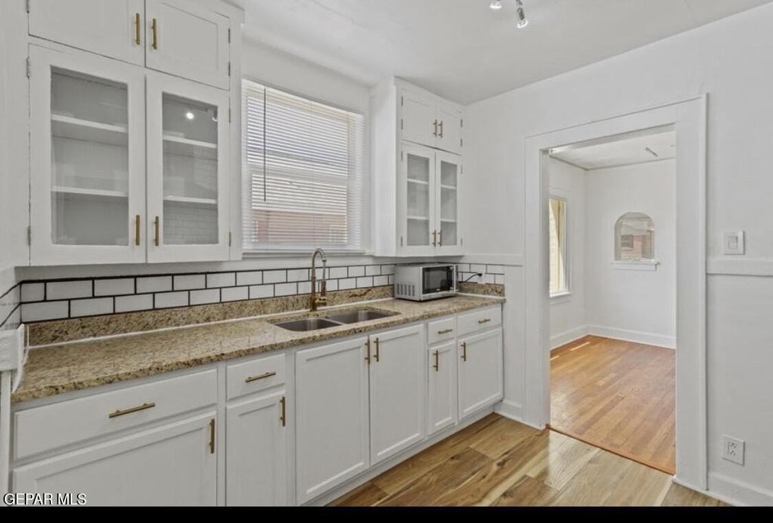 4116 Chester Ave - Photo 6 of 17