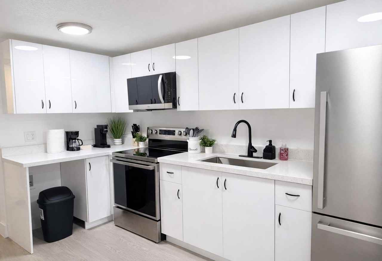 Nw 7th Ave - Photo 3 of 19