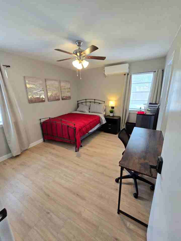 Dupont Dr - Photo 3 of 12