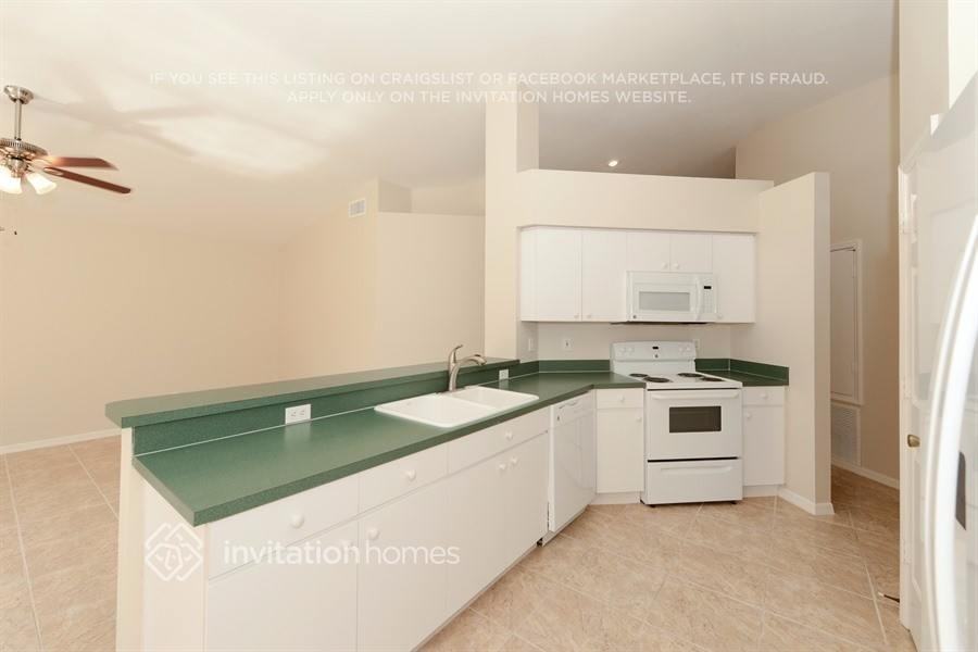 521 Greg St - Photo 3 of 11