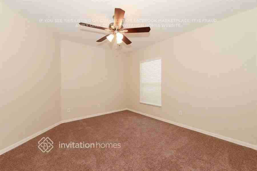 521 Greg St - Photo 5 of 11