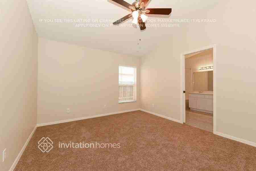 521 Greg St - Photo 6 of 11