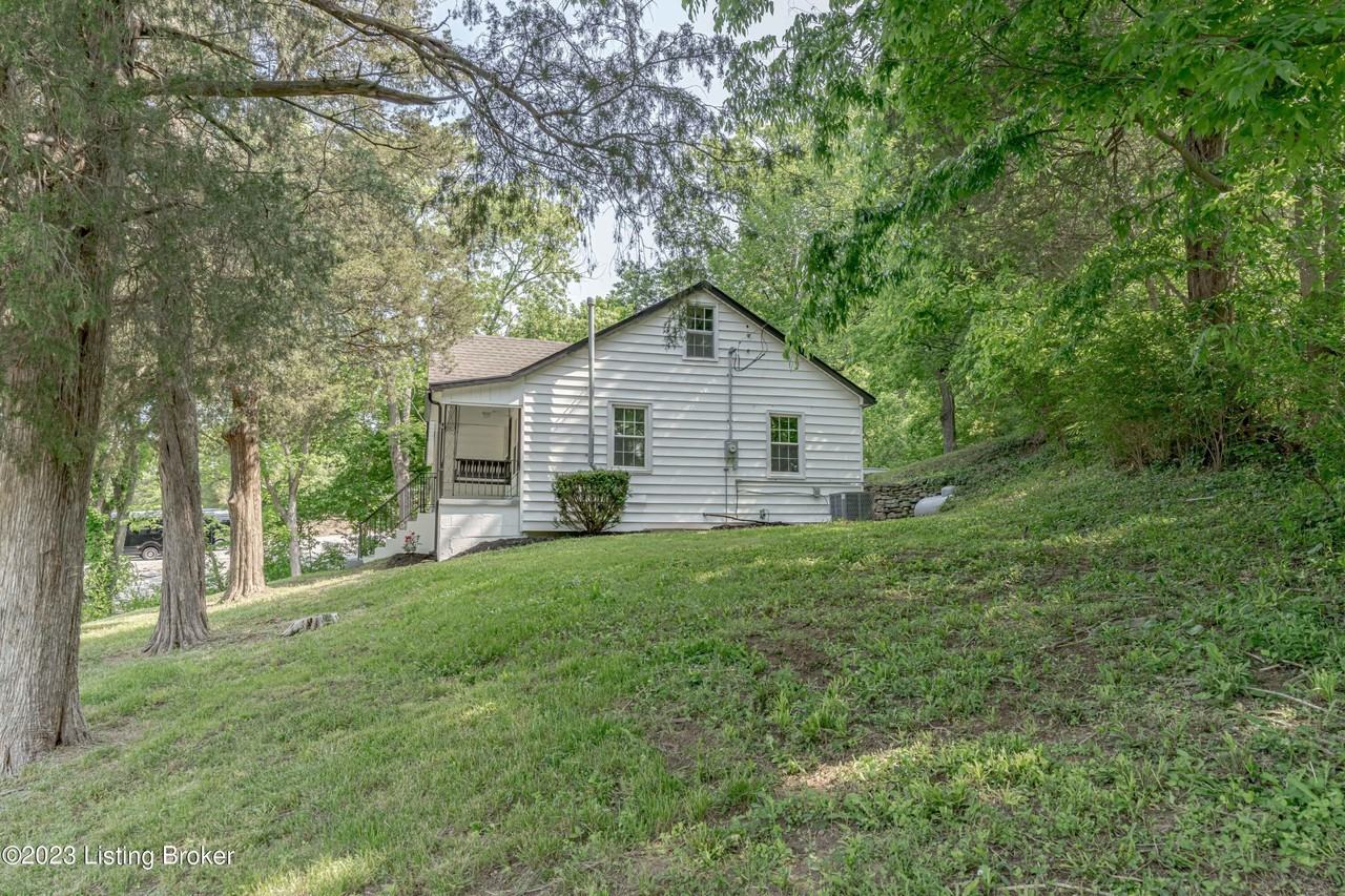 1886 S Bardstown Rd - Photo 6 of 50