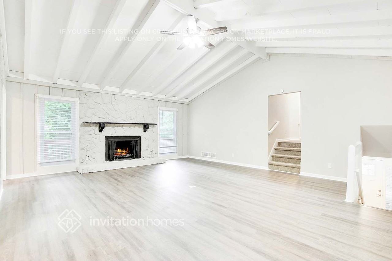 6395 El Caudillo Ct - Photo 7 of 25