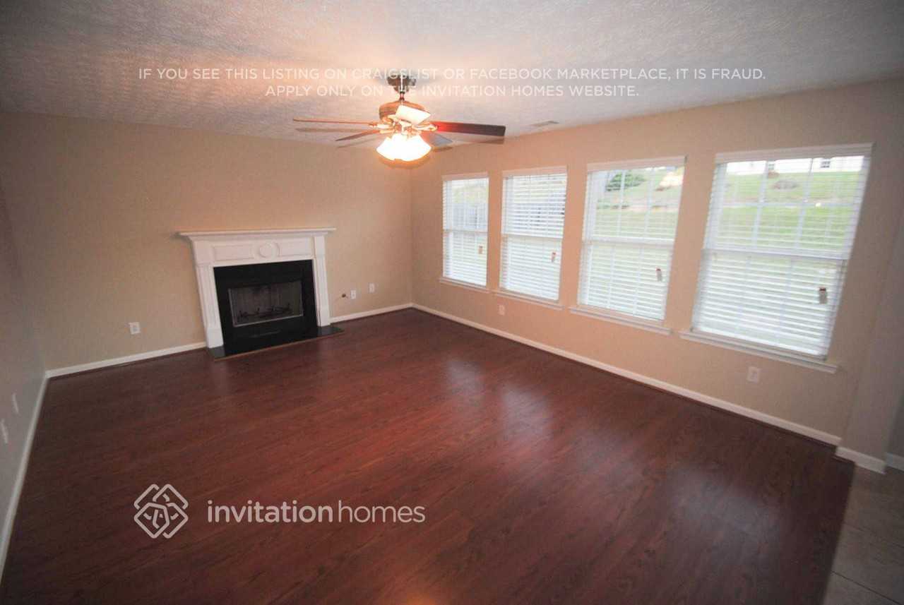 915 Shannon Rd Sw - Photo 2 of 12