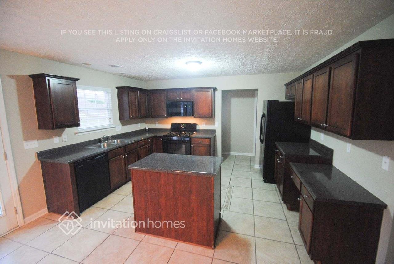 915 Shannon Rd Sw - Photo 5 of 12