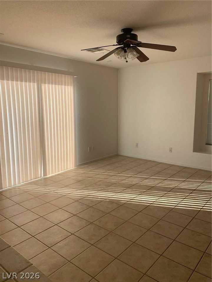 7575 Aurora Glow St - Photo 7 of 23