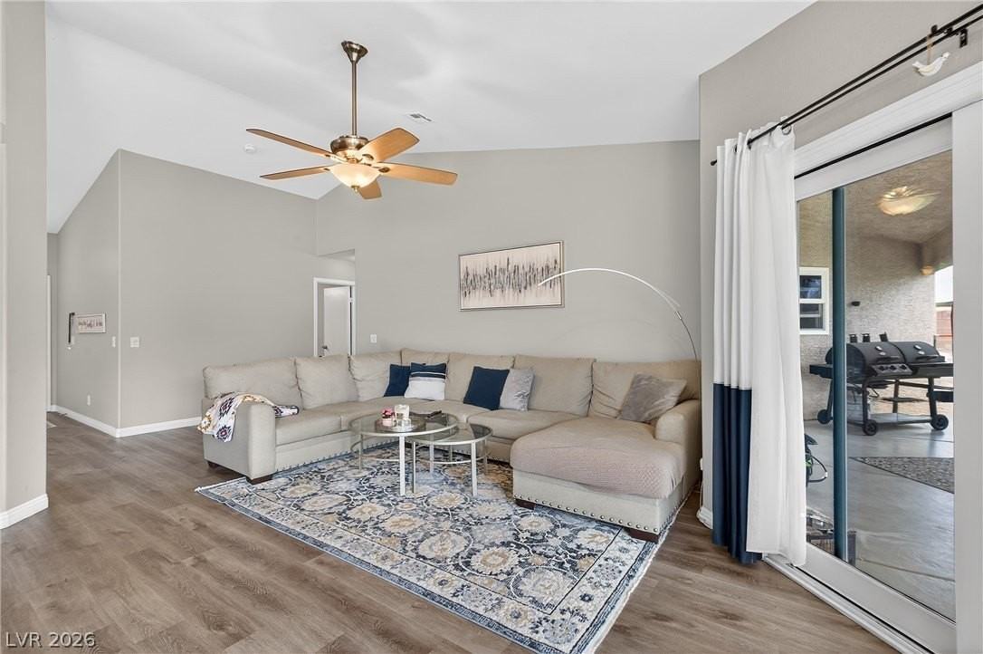 1056 Kennebunk Cir - Photo 4 of 37