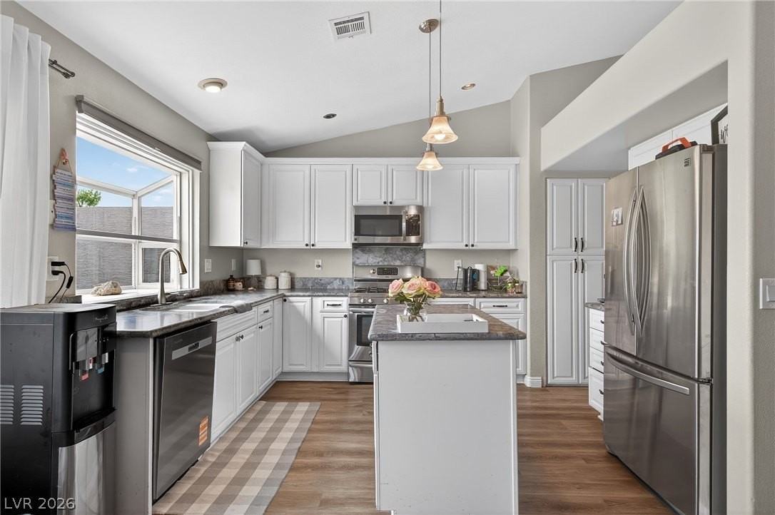 1056 Kennebunk Cir - Photo 6 of 37