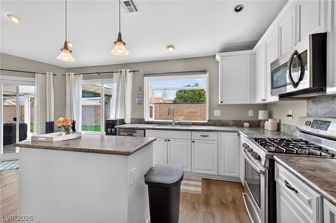 1056 Kennebunk Cir - Photo 7 of 37